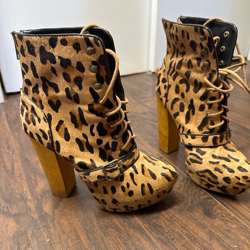 Steve Madden “carnby-l” Leopard pony hair boots